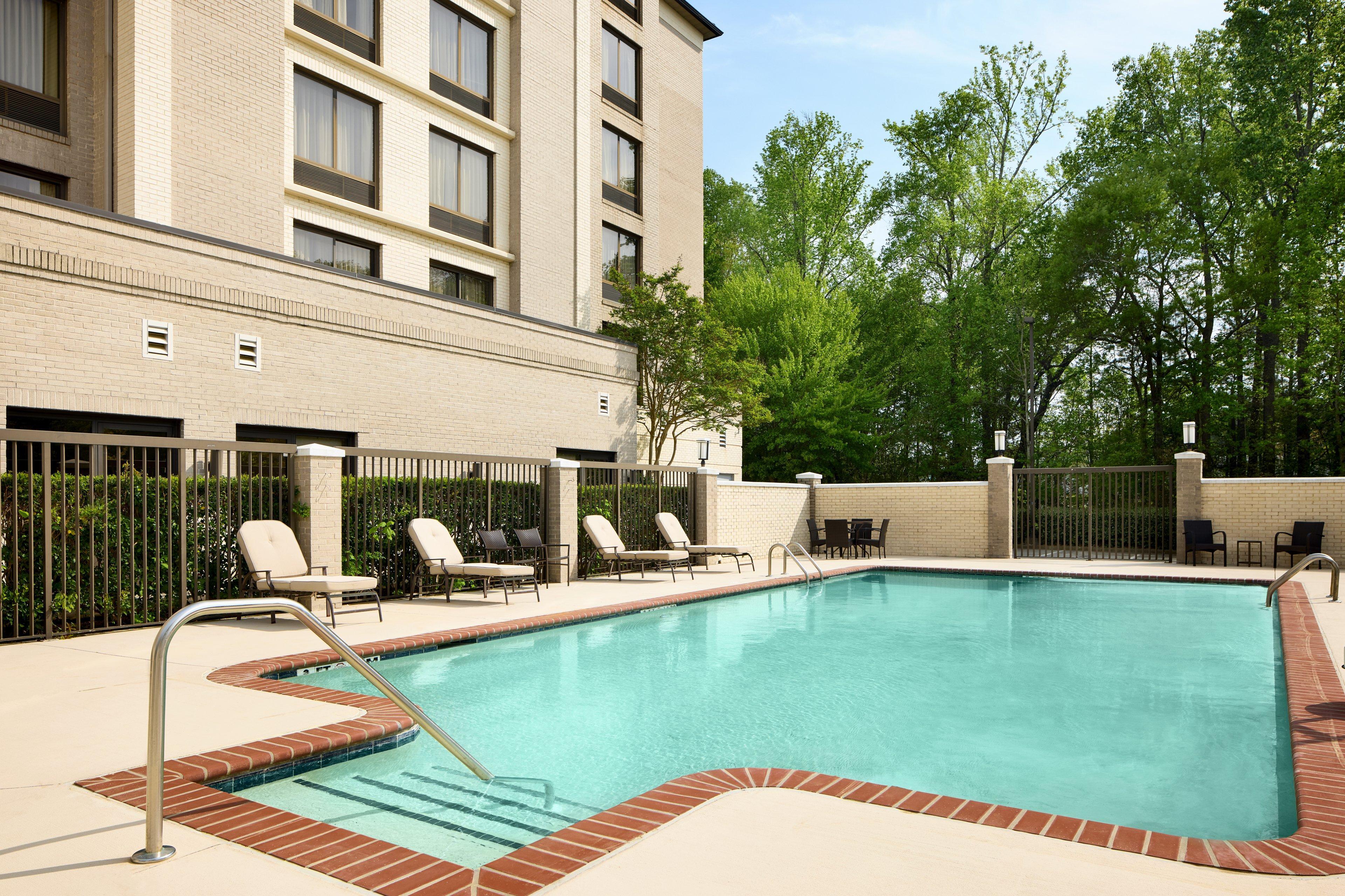 Holiday Inn Express & Suites Alpharetta By Ihg Exterior foto