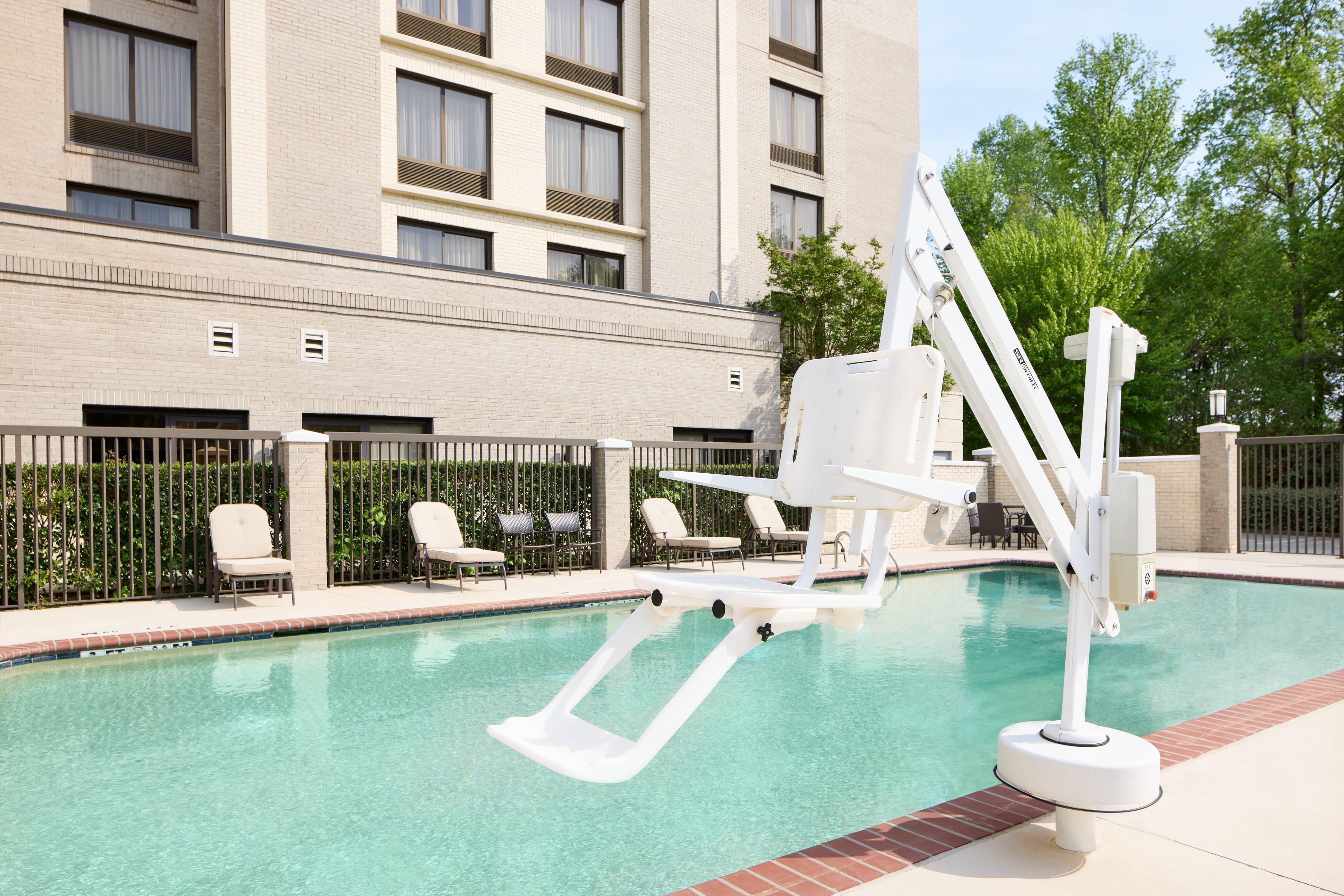 Holiday Inn Express & Suites Alpharetta By Ihg Exterior foto
